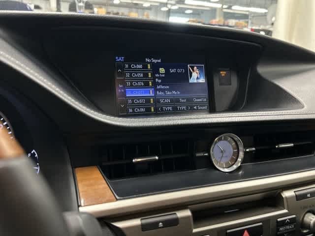 Used 2015 Lexus ES 300h w/ Navigation System Package FWD image 22