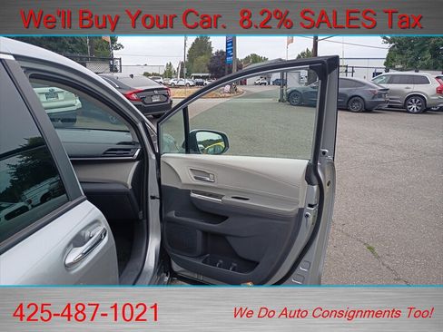 Used 2023 Toyota Sienna Limited AWD/4WD image 12