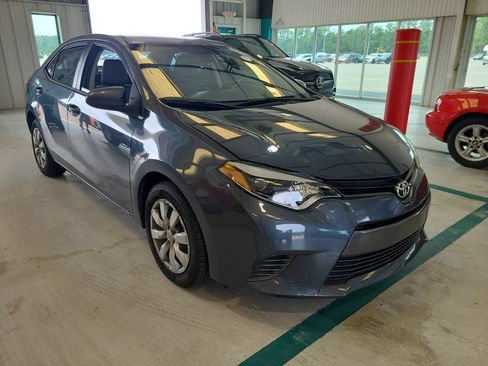 Used 2016 Toyota Corolla LE FWD image 3