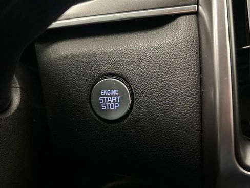 Used 2023 Kia Sorento S image 32