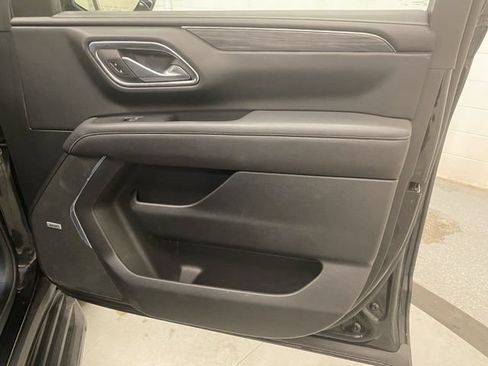 Used 2024 GMC Yukon SLT w/ SLT Luxury Package AWD/4WD image 28