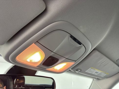 Used 2020 Jeep Cherokee Latitude Plus image 24