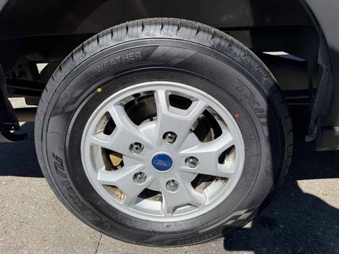 Used 2017 Ford Transit 350 XLT RWD image 8