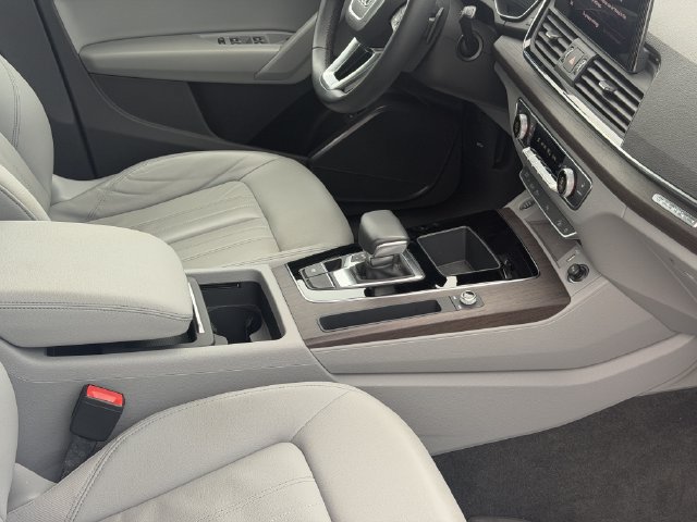 Used 2022 Audi Q5 2.0T Premium AWD/4WD image 17