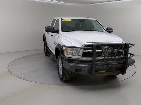 Used 2016 RAM 2500 Tradesman w/ Chrome Appearance Group AWD/4WD image 9