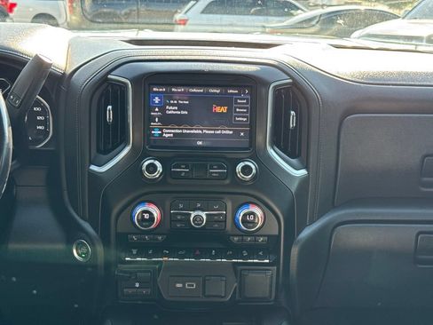 Used 2022 GMC Sierra 2500 AT4 w/ AT4 Premium Plus Package AWD/4WD image 18