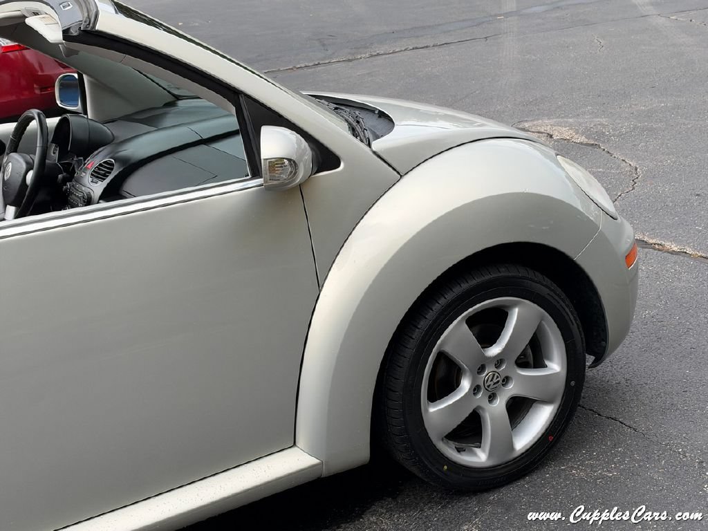 Used 2009 Volkswagen Beetle Blush FWD image 33