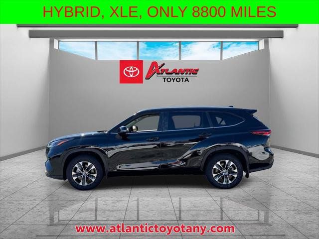 Certified 2026 Toyota Highlander XLE AWD/4WD image 4