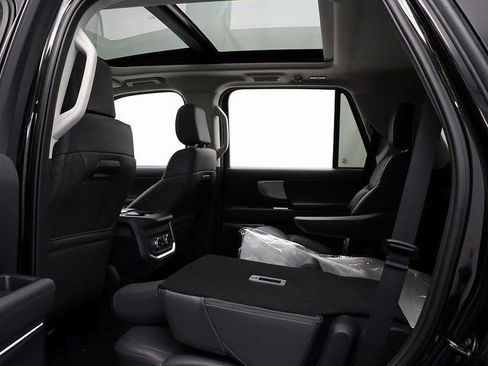 New 2025 Ford Expedition Active AWD/4WD image 13