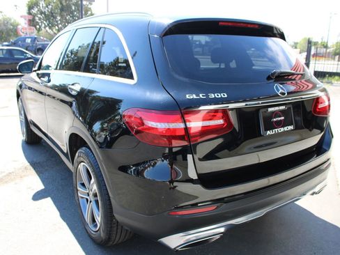 Used 2019 Mercedes-Benz GLC 300 4MATIC w/ Premium Package image 39