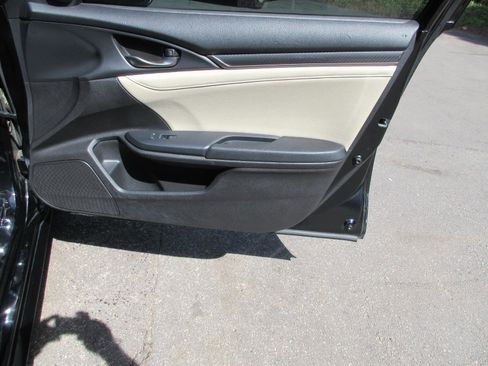 Used 2018 Honda Civic Sport Touring image 19