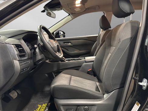 Used 2025 Nissan Rogue SV AWD/4WD image 17