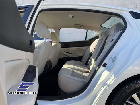 Used 2024 Nissan Altima 2.5 SV image 26