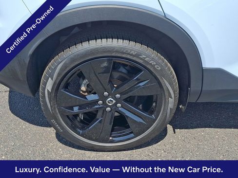 Certified 2024 Volvo XC40 B5 Plus w/ Protection Package Premier AWD/4WD image 9