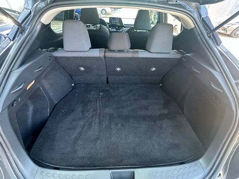 Used 2021 Toyota C-HR LE image 27