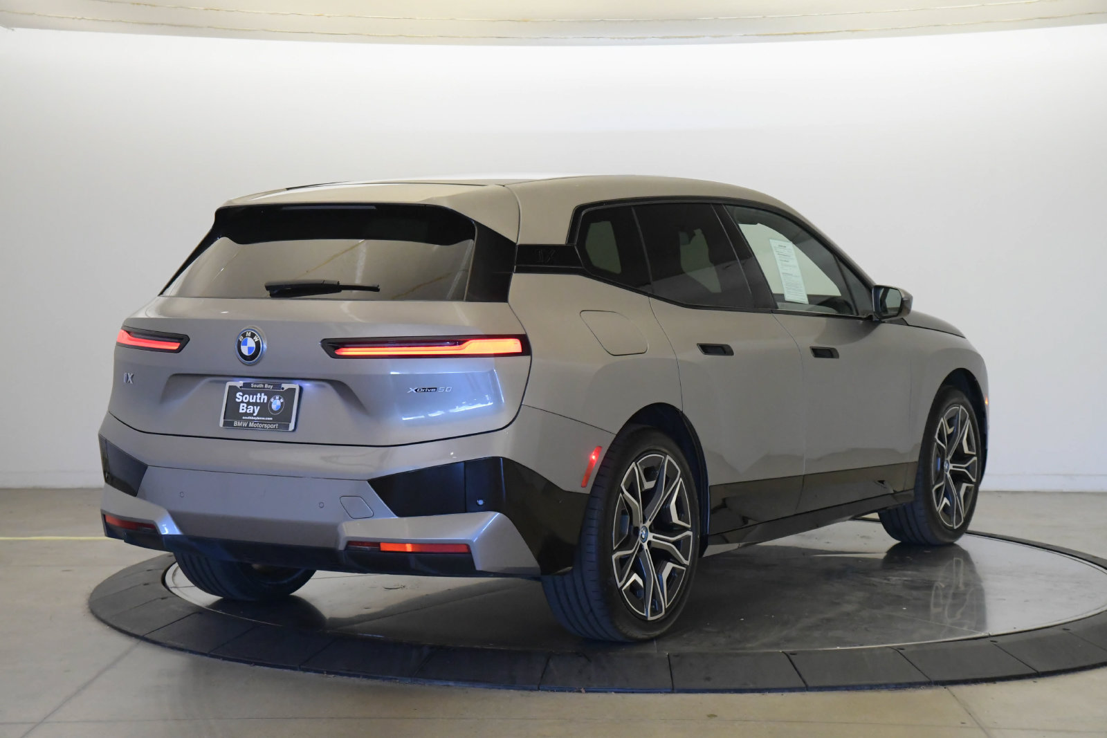Certified 2024 BMW iX xDrive50 w/ Sport Package AWD/4WD image 4