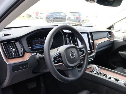 Used 2023 Volvo XC60 T8 Ultimate w/ Climate Package AWD/4WD image 19