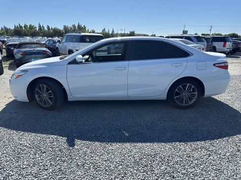 Used 2015 Toyota Camry SE image 8