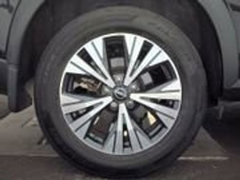 Used 2023 Nissan Rogue SV image 8