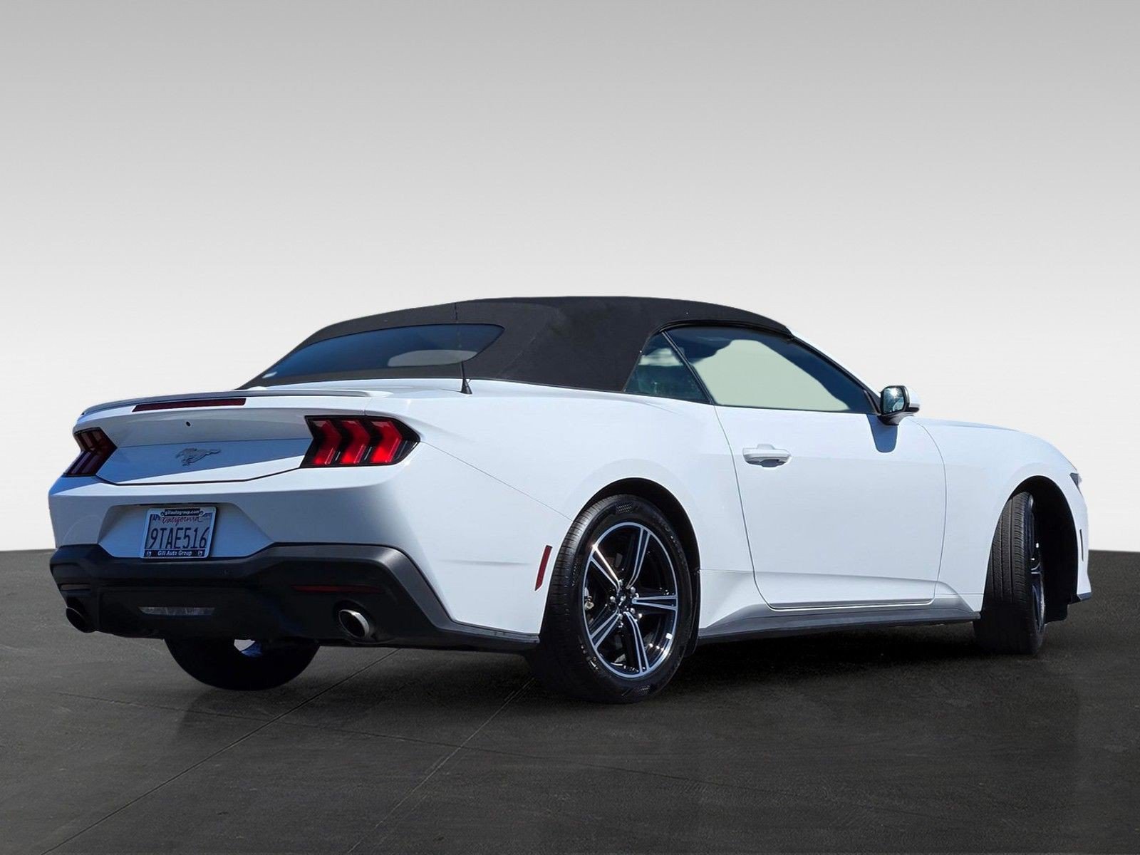 Used 2025 Ford Mustang Premium RWD image 5