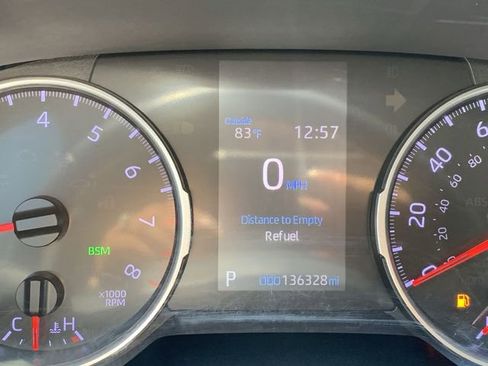 Used 2020 Toyota RAV4 XLE Premium FWD image 20