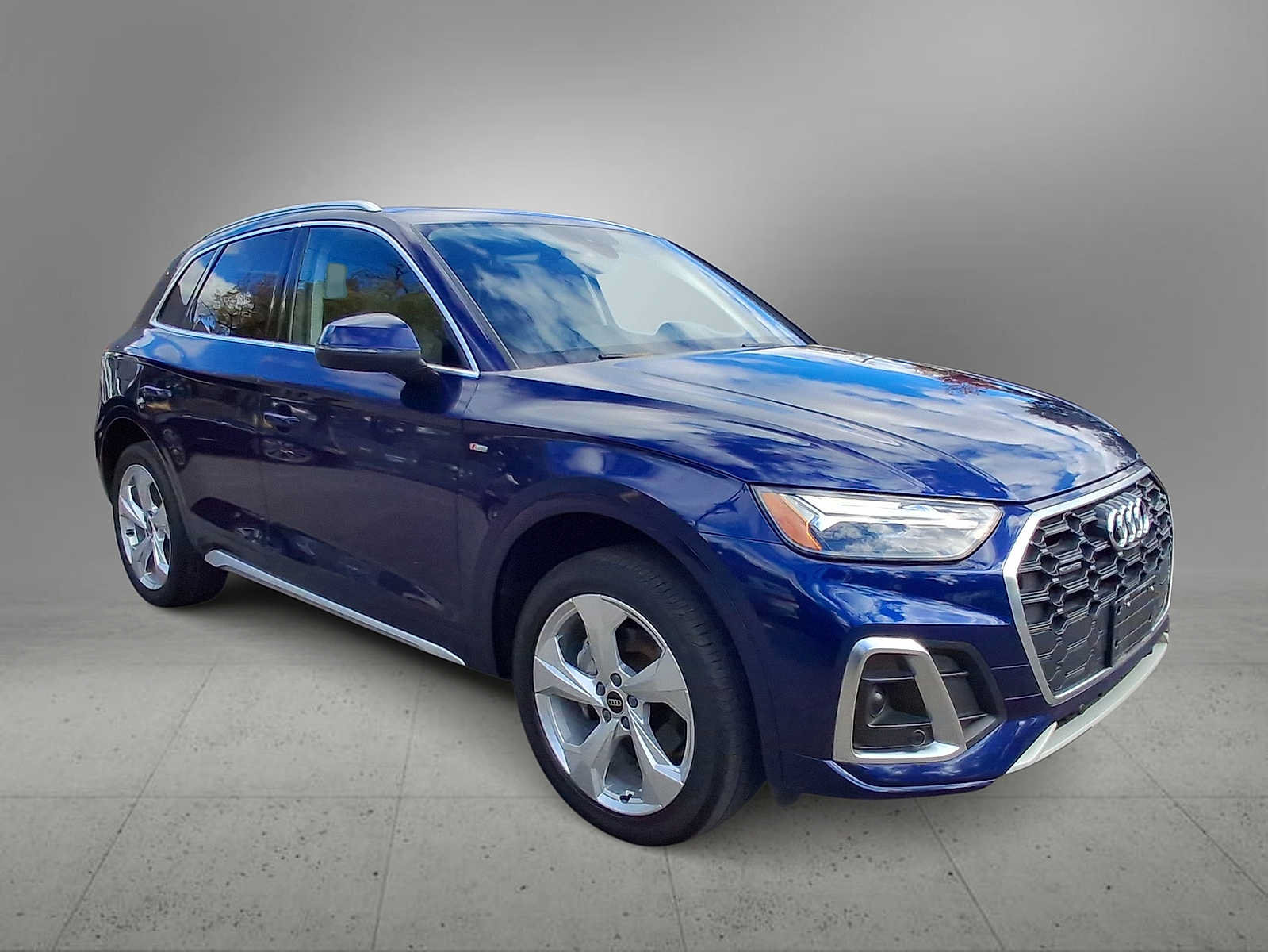 Certified 2023 Audi Q5 2.0T Premium Plus AWD/4WD image 2