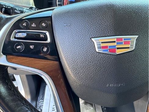 Used 2018 Cadillac Escalade Premium Luxury AWD/4WD image 36