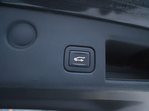 Used 2019 Chevrolet Equinox LT image 10