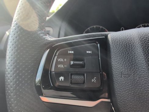 Used 2025 Honda Ridgeline Black Edition image 17