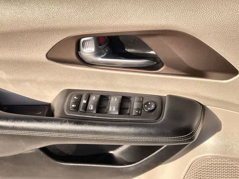 Used 2020 Chrysler Voyager LX FWD image 30
