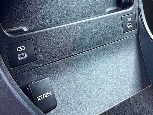 Used 2025 Toyota bZ4X AWD image 31