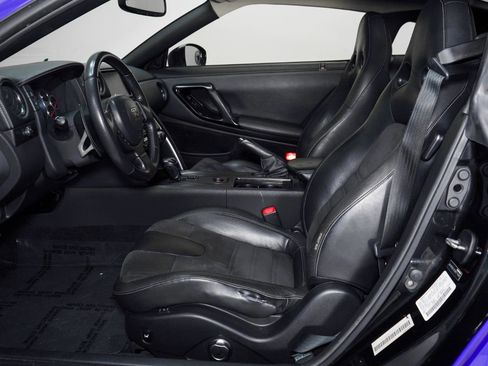 Used 2014 Nissan GT-R Premium image 31
