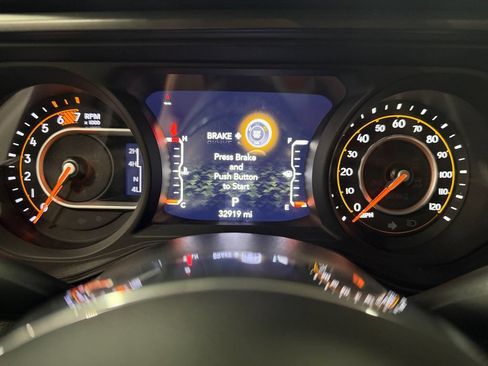 Used 2024 Jeep Wrangler Unlimited Sahara w/ Technology Group AWD/4WD image 33