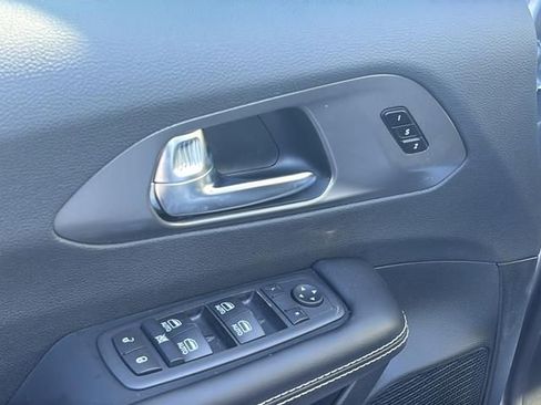 New 2026 Chrysler Pacifica Select FWD image 17