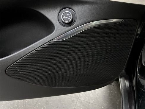 Used 2023 Buick Enclave Essence image 23