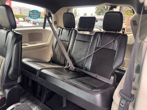 Used 2019 Dodge Grand Caravan SXT image 20