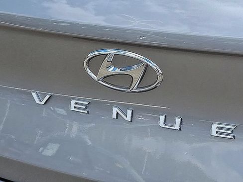 New 2026 Hyundai Venue SEL FWD image 5