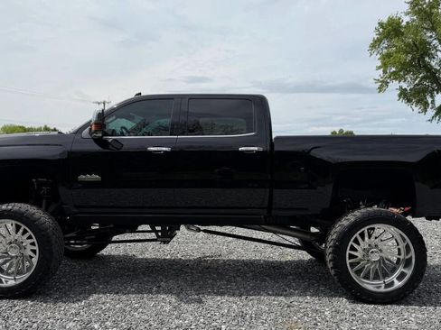 Used 2016 Chevrolet Silverado 2500 High Country w/ Duramax Plus Package image 4