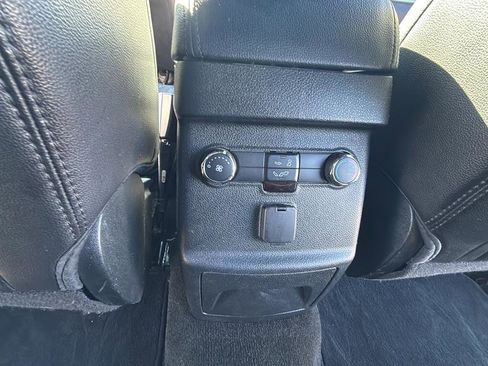 Used 2018 Ford Explorer XLT w/ Equipment Group 202A image 36