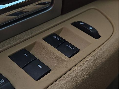 Used 2014 Ford F150 King Ranch w/ King Ranch Luxury Package image 16