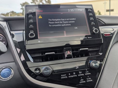 Used 2023 Toyota Camry SE image 17