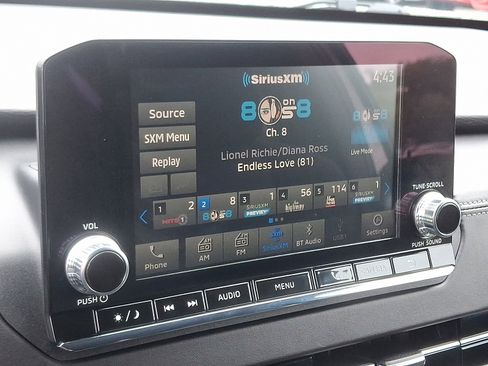 Used 2024 Mitsubishi Outlander ES image 16