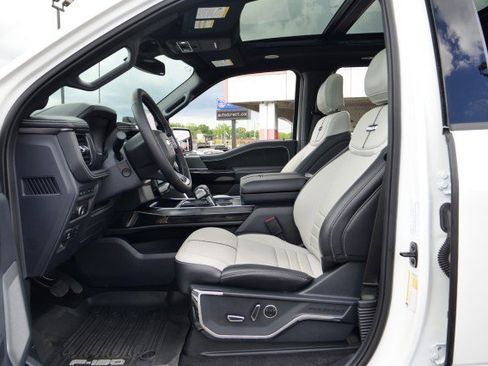 Used 2024 Ford F150 Lightning Platinum AWD/4WD image 25