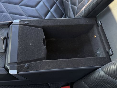 Used 2023 BMW 740i image 92