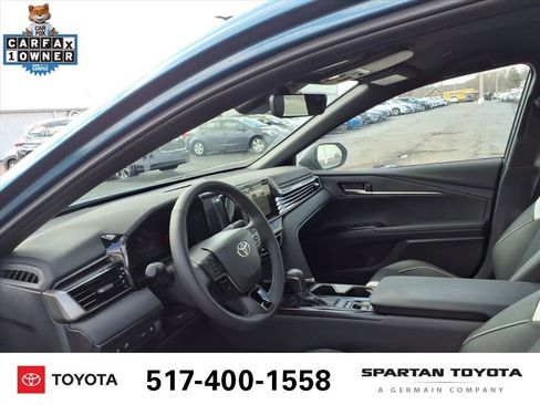 Used 2025 Toyota Camry SE image 13