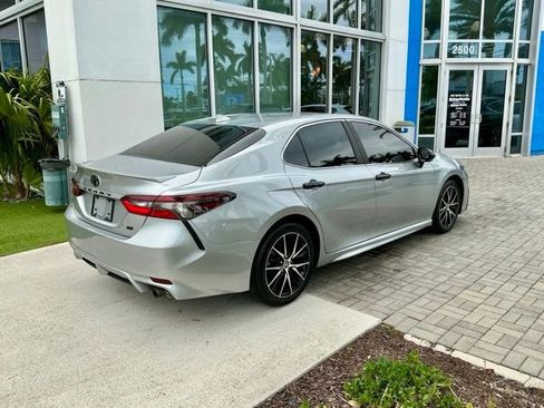Used 2022 Toyota Camry SE FWD image 6