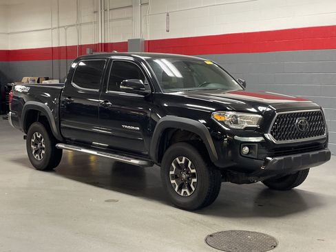 Used 2019 Toyota Tacoma TRD Off-Road AWD/4WD image 2