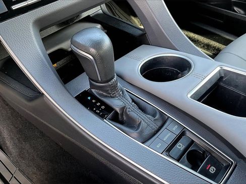 Used 2019 Toyota Avalon XLE image 29