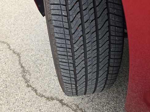 Used 2024 Cadillac Escalade ESV Premium Luxury image 3