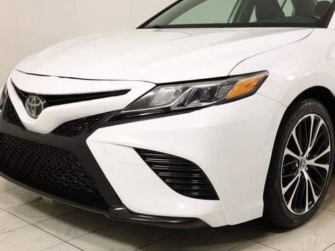 Used 2020 Toyota Camry SE image 43